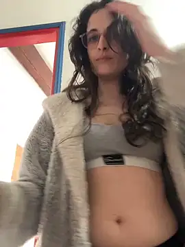 Lunaabbey online show from 04/10/26, 06:09