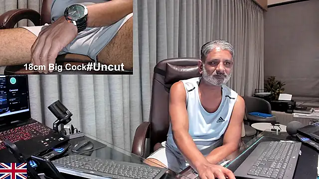 Snapshot of OnlineBossUK chatting on 06/20/26, 08:47 OnlineBossUK online show from 06/20/26, 08:47