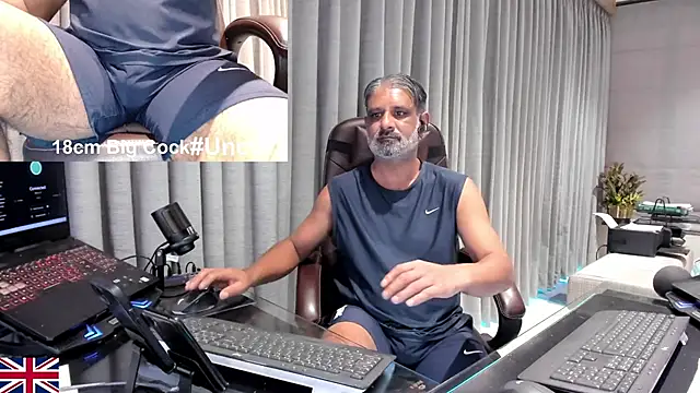 Snapshot of OnlineBossUK chatting on 03/31/26, 11:01 OnlineBossUK online show from 03/31/26, 11:01