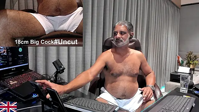 Snapshot of OnlineBossUK chatting on 03/13/26, 01:16 OnlineBossUK online show from 03/13/26, 01:16