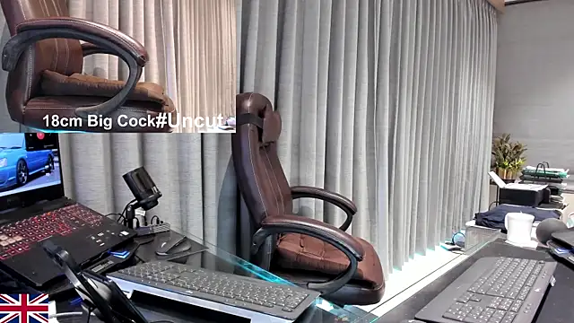 Snapshot of OnlineBossUK chatting on 04/03/26, 05:36 OnlineBossUK online show from 04/03/26, 05:36