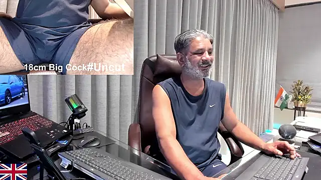 Snapshot of OnlineBossUK chatting on 03/07/26, 03:57 OnlineBossUK online show from 03/07/26, 03:57