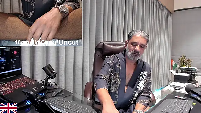 Snapshot of OnlineBossUK chatting on 03/19/26, 12:38 OnlineBossUK online show from 03/19/26, 12:38