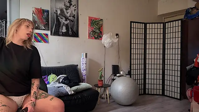 Snapshot of Mannarie_Madsinn chatting on 02/14/25, 10:59 Mannarie Madsinn online show from 02/14/25, 10:59