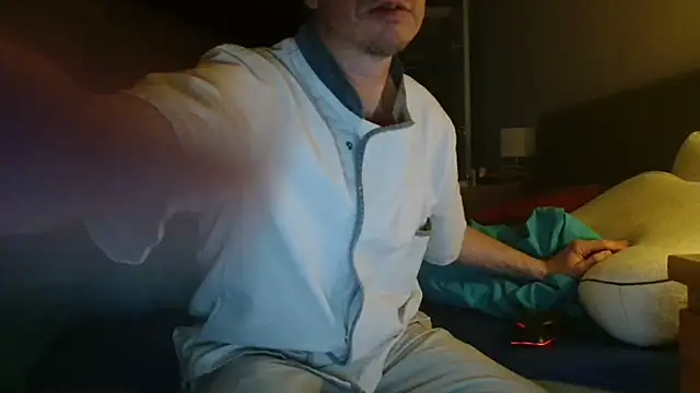 Snapshot of cloupefun chatting on 03/04/26, 06:10 cloupefun online show from 03/04/26, 06:10