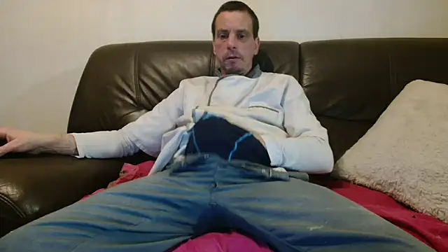 Snapshot of cloupefun chatting on 02/06/26, 07:04 cloupefun online show from 02/06/26, 07:04