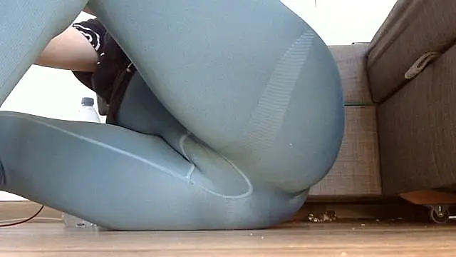 Snapshot of Squirtlady38 chatting on 10/28/25, 03:55 Squirtlady38 online show from 10/28/25, 03:55