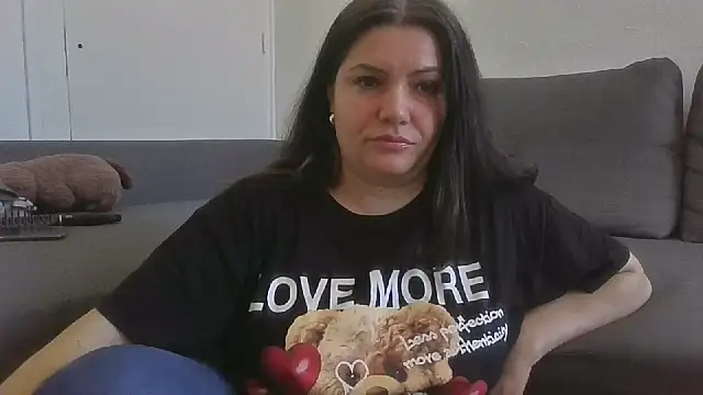 Snapshot of Squirtlady38 chatting on 10/07/25, 11:00 Squirtlady38 online show from 10/07/25, 11:00