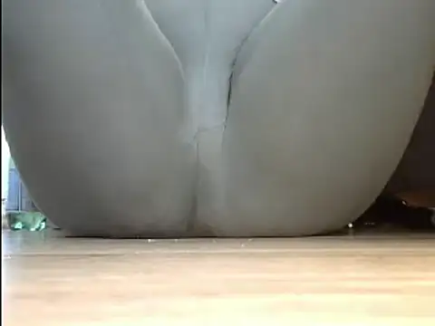 Snapshot of Squirtlady38 chatting on 03/18/25, 01:23 Squirtlady38 online show from 03/18/25, 01:23