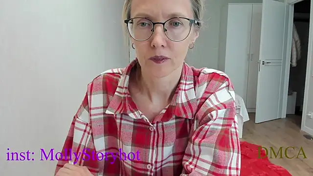 Snapshot of angelmommu chatting on 11/23/25, 06:56 angelmommu online show from 11/23/25, 06:56