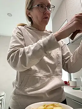 angelmommu online show from 03/11/26, 05:23