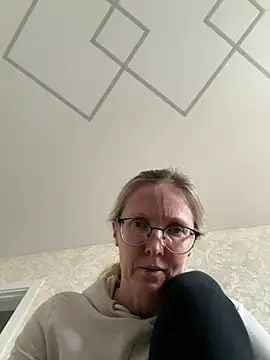 angelmommu online show from 03/19/26, 06:24