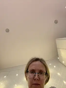 Snapshot of angelmommu chatting on 02/16/26, 11:20 angelmommu online show from 02/16/26, 11:20