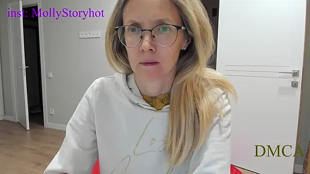 Snapshot of angelmommu chatting on 12/01/25, 08:15 angelmommu online show from 12/01/25, 08:15