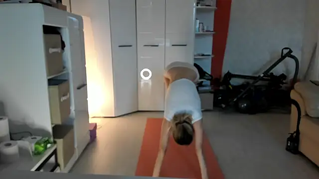 Snapshot of angelmommu chatting on 03/19/25, 04:47 angelmommu online show from 03/19/25, 04:47