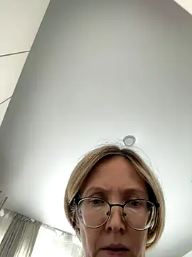 Snapshot of angelmommu chatting on 11/07/25, 07:24 angelmommu online show from 11/07/25, 07:24