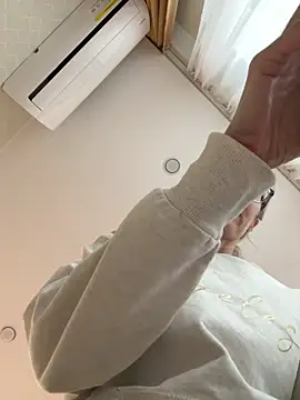 angelmommu online show from 04/01/26, 07:20