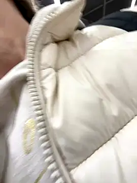 Snapshot of angelmommu chatting on 11/26/25, 10:59 angelmommu online show from 11/26/25, 10:59