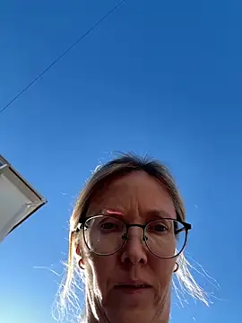 Snapshot of angelmommu chatting on 09/25/25, 05:57 angelmommu online show from 09/25/25, 05:57