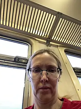 Snapshot of angelmommu chatting on 02/19/26, 05:04 angelmommu online show from 02/19/26, 05:04