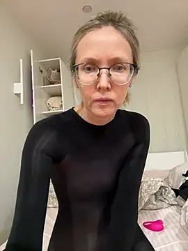 Snapshot of angelmommu chatting on 02/22/26, 07:44 angelmommu online show from 02/22/26, 07:44