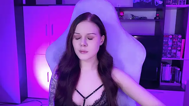 jasminevine online show from 01/04/25, 04:33