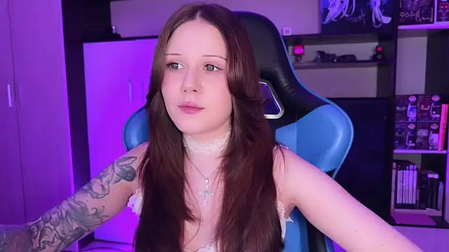 Snapshot of jasminevine chatting on 06/17/26, 03:22 jasminevine online show from 06/17/26, 03:22