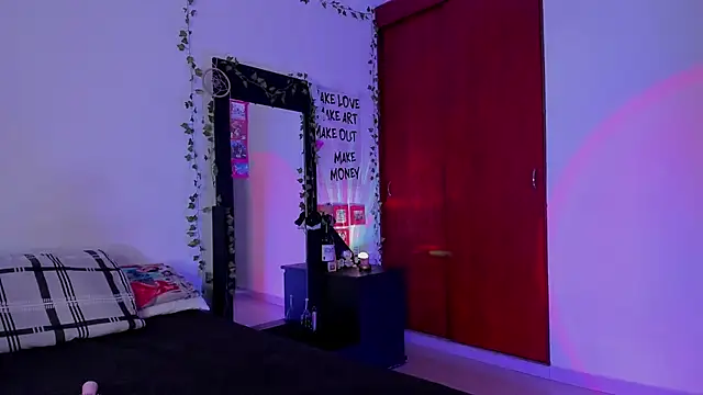 little kayla  online show from 12/16/25, 07:29