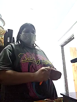 MOM-SUN-COUPLE online show from 10/10/25, 02:29