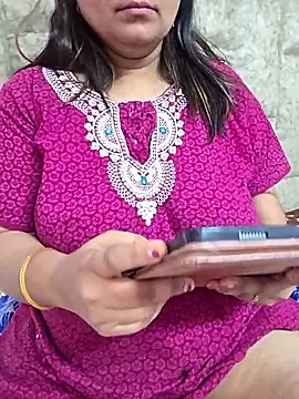 MOM-SUN-COUPLE online show from 04/23/26, 07:26