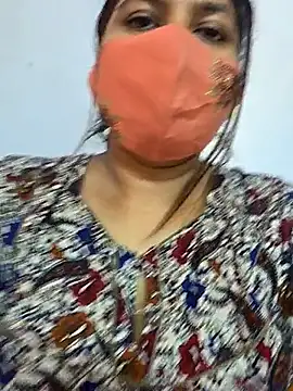 MOM-SUN-COUPLE online show from 03/18/26, 09:12