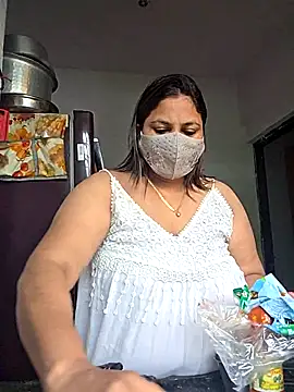 MOM-SUN-COUPLE online show from 10/05/25, 10:28