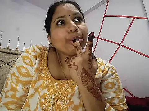 MOM-SUN-COUPLE online show from 03/04/25, 08:49