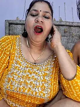 MOM-SUN-COUPLE online show from 03/16/25, 05:07