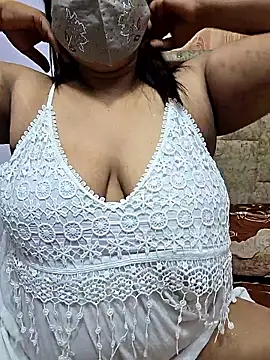 MOM-SUN-COUPLE online show from 11/01/25, 09:19