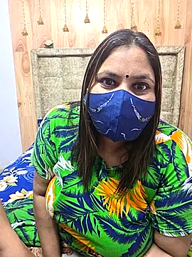 MOM-SUN-COUPLE online show from 11/02/25, 04:56