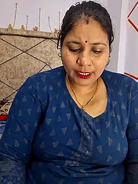 MOM-SUN-COUPLE online show from 02/23/25, 08:11