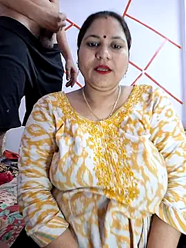 MOM-SUN-COUPLE online show from 03/07/25, 06:11