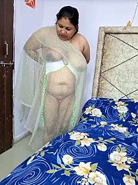 MOM-SUN-COUPLE online show from 02/11/25, 08:10