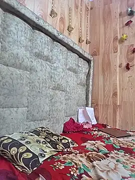 MOM-SUN-COUPLE online show from 04/12/26, 10:07