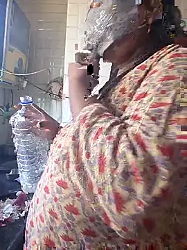 MOM-SUN-COUPLE online show from 03/31/26, 06:48