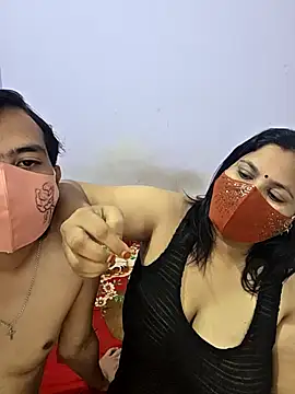 MOM-SUN-COUPLE online show from 09/09/25, 09:08