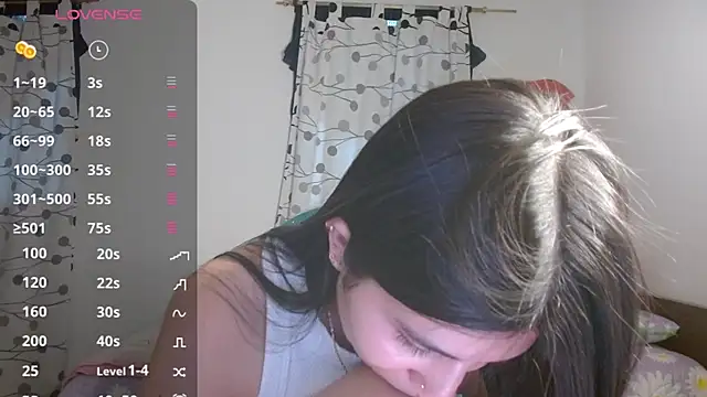 Snapshot of mia__lopez_ chatting on 02/14/25, 11:09 mia lopez online show from 02/14/25, 11:09