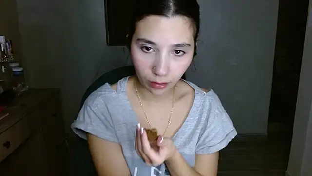 Snapshot of mia__lopez_ chatting on 07/01/26, 02:45 mia lopez online show from 07/01/26, 02:45