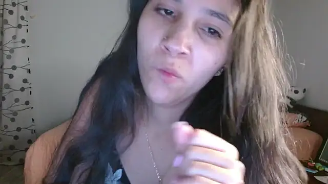 Snapshot of mia__lopez_ chatting on 03/21/25, 01:24 mia lopez online show from 03/21/25, 01:24