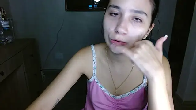 Snapshot of mia__lopez_ chatting on 07/18/26, 04:54 mia lopez online show from 07/18/26, 04:54