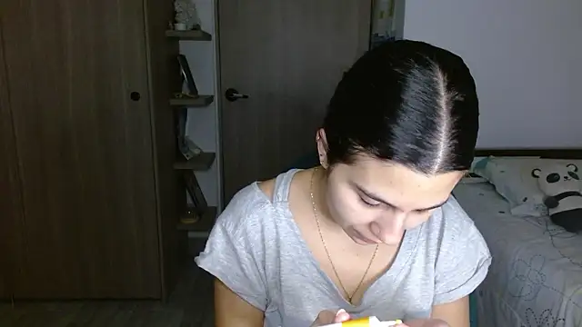 mia  lopez  online show from 03/25/26, 03:39