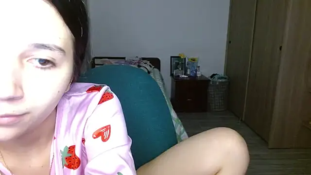 Snapshot of mia__lopez_ chatting on 10/02/25, 12:47 mia lopez online show from 10/02/25, 12:47