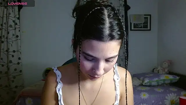 Snapshot of mia__lopez_ chatting on 01/31/25, 04:47 mia lopez online show from 01/31/25, 04:47