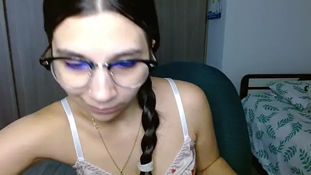 mia  lopez  online show from 12/19/25, 01:42